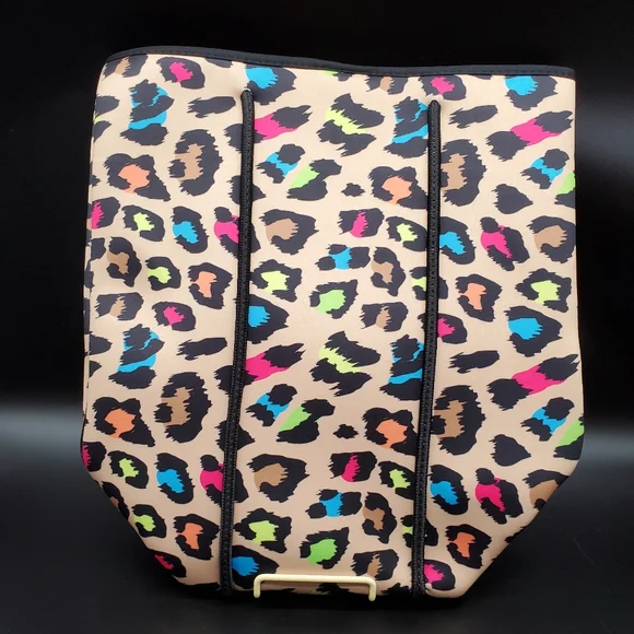 SOLD🐆 Neoprene Large Tote Bag with Pouch - Picture 6 of 8